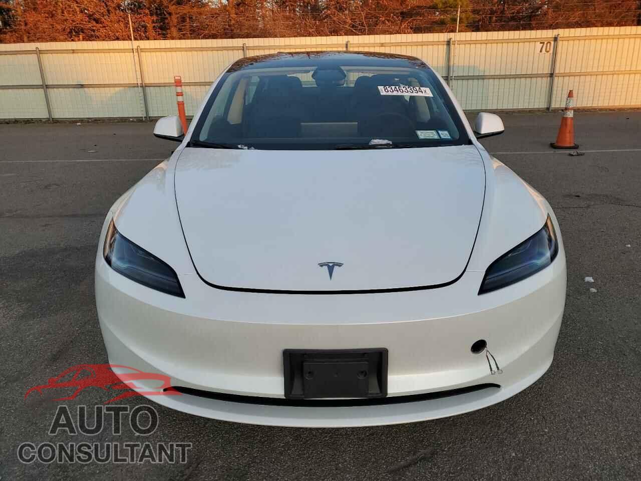 TESLA MODEL 3 2024 - 5YJ3E1EA7RF739872