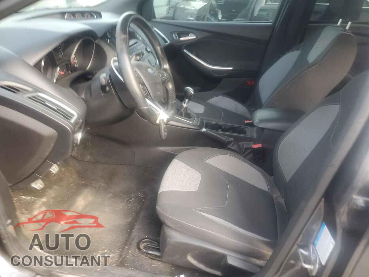 FORD FOCUS 2017 - 1FADP3L9XHL345125