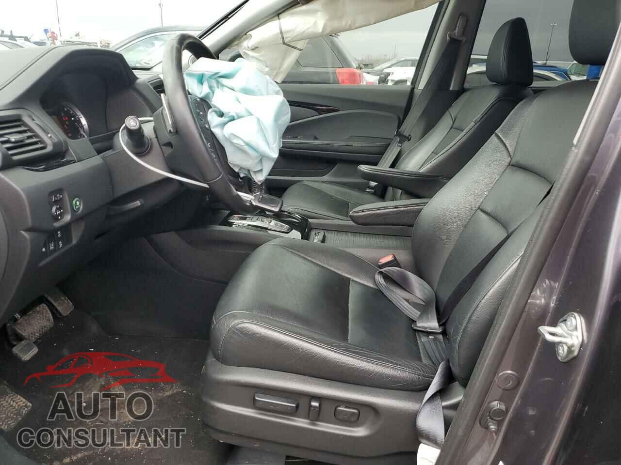 HONDA PILOT 2017 - 5FNYF6H99HB018291