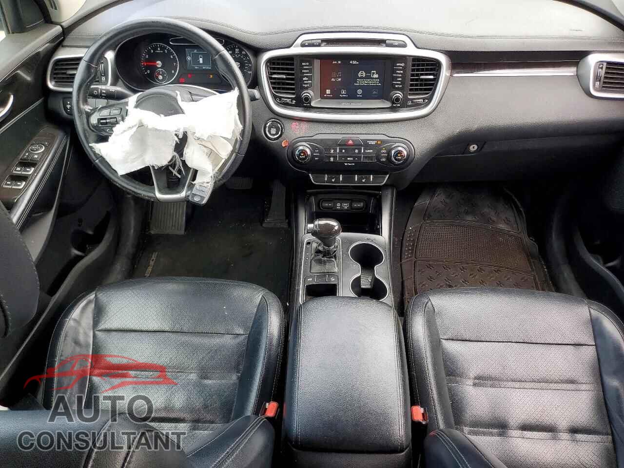 KIA SORENTO 2017 - 5XYPG4A38HG280797