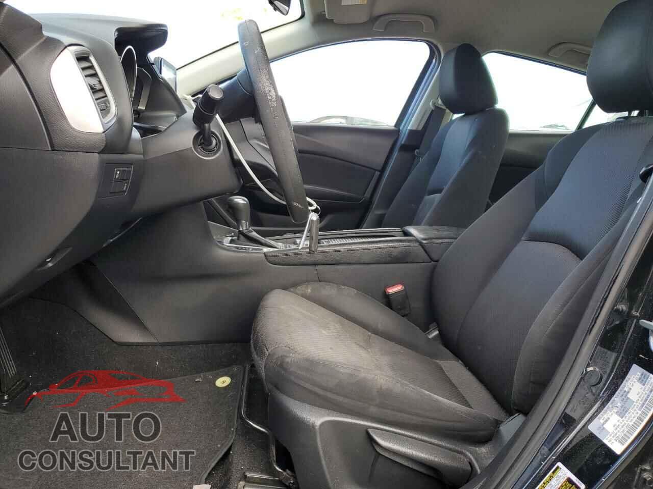 MAZDA 3 2017 - 3MZBN1U73HM112689