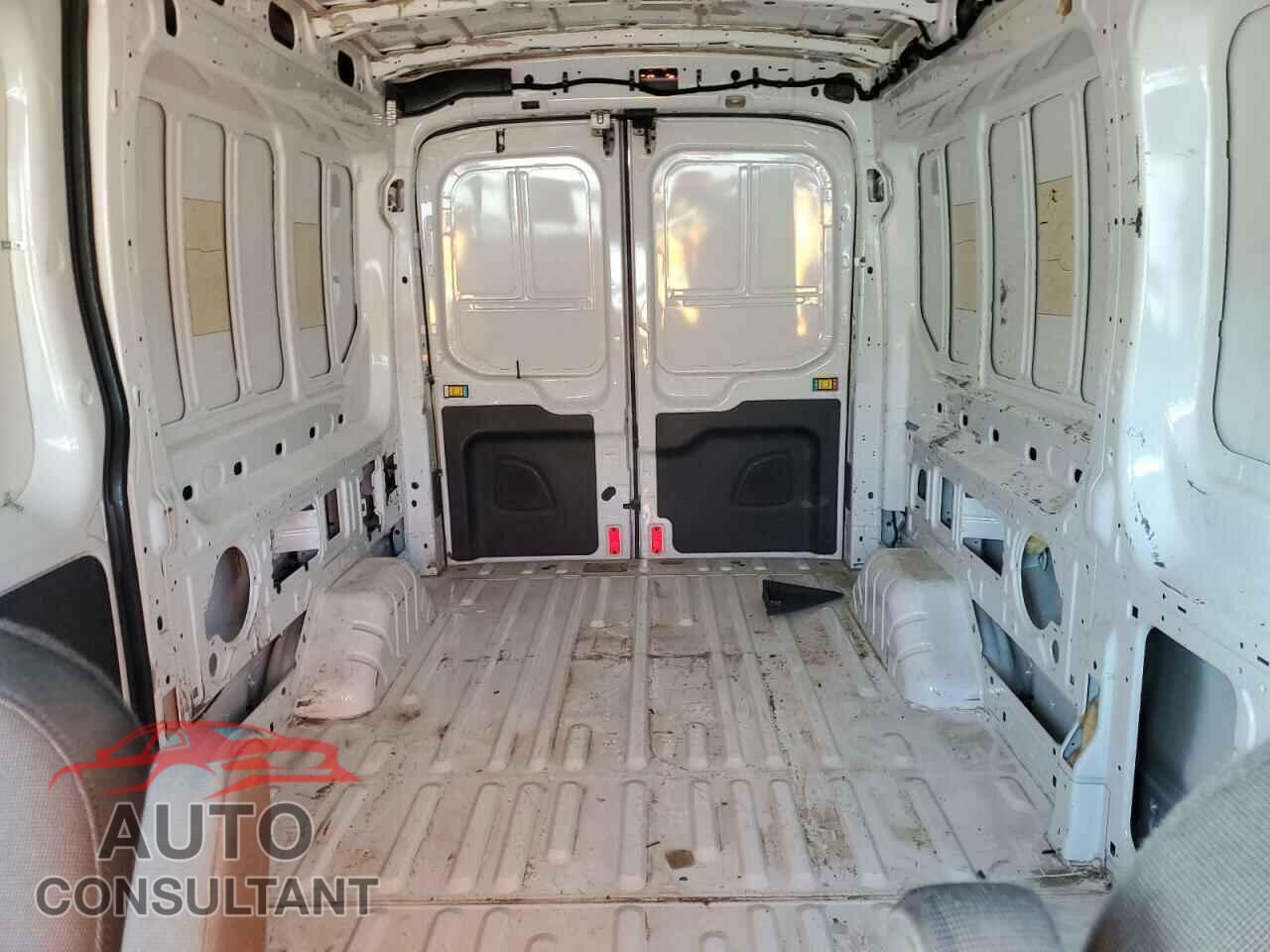 FORD TRANSIT 2015 - 1FTYR2CG3FKA15697