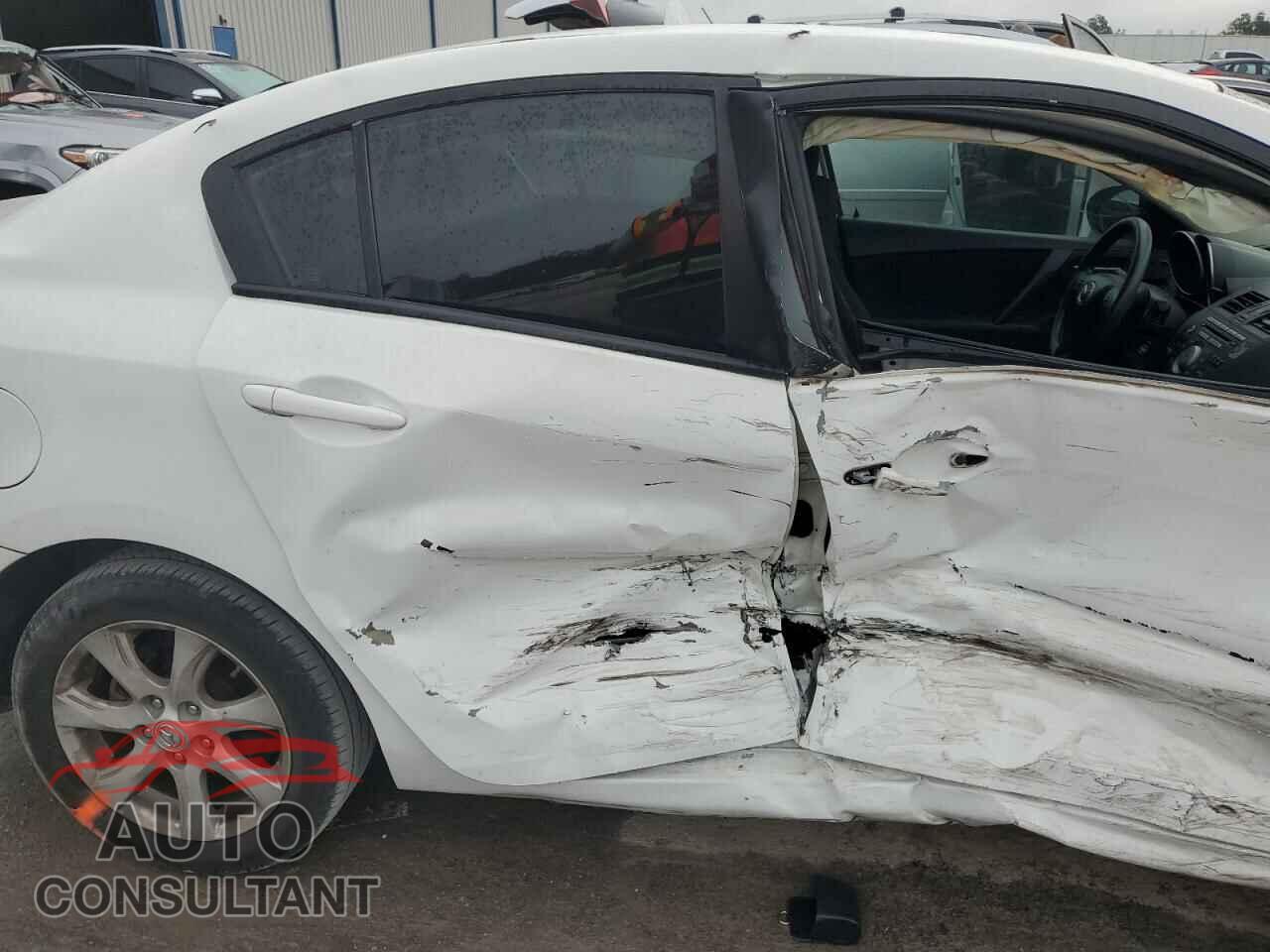 MAZDA 3 2011 - JM1BL1VFXB1467877