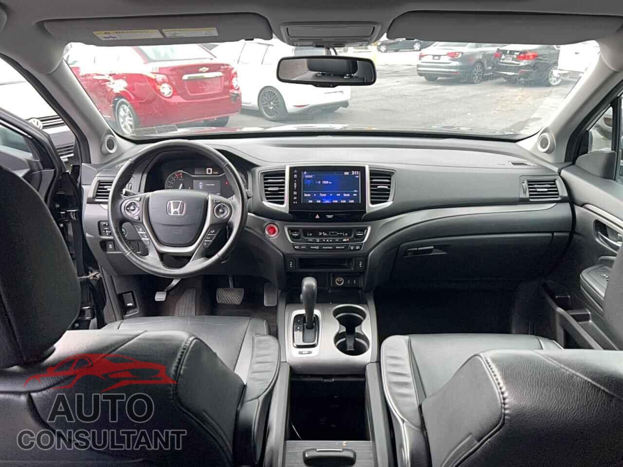 HONDA PILOT 2017 - 5FNYF6H55HB062124