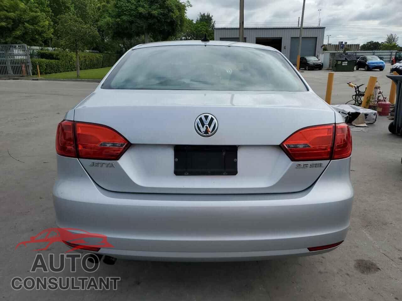 VOLKSWAGEN JETTA 2012 - 3VWLX7AJ8CM301767