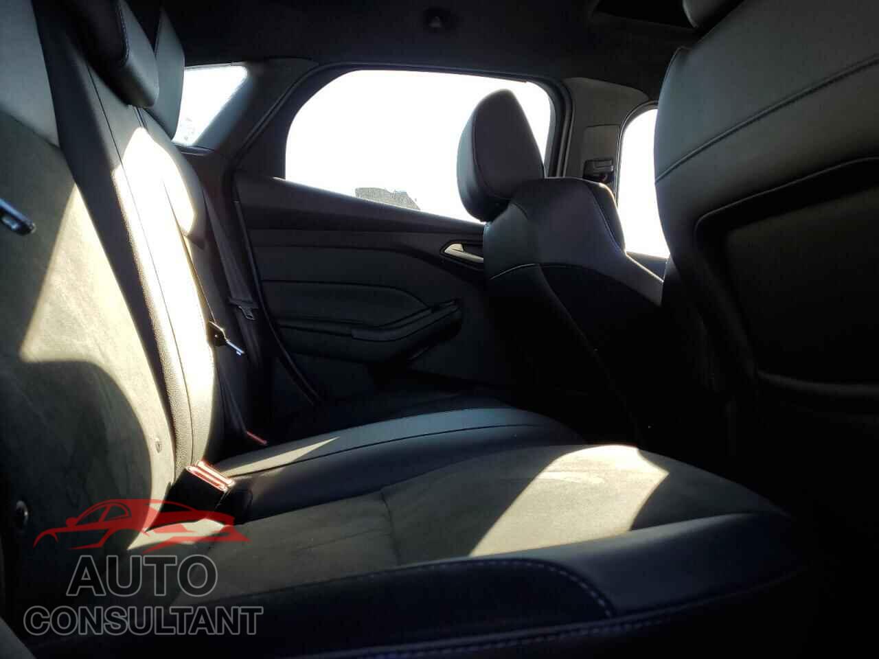 FORD FOCUS 2017 - WF0DP3TH0H4125033