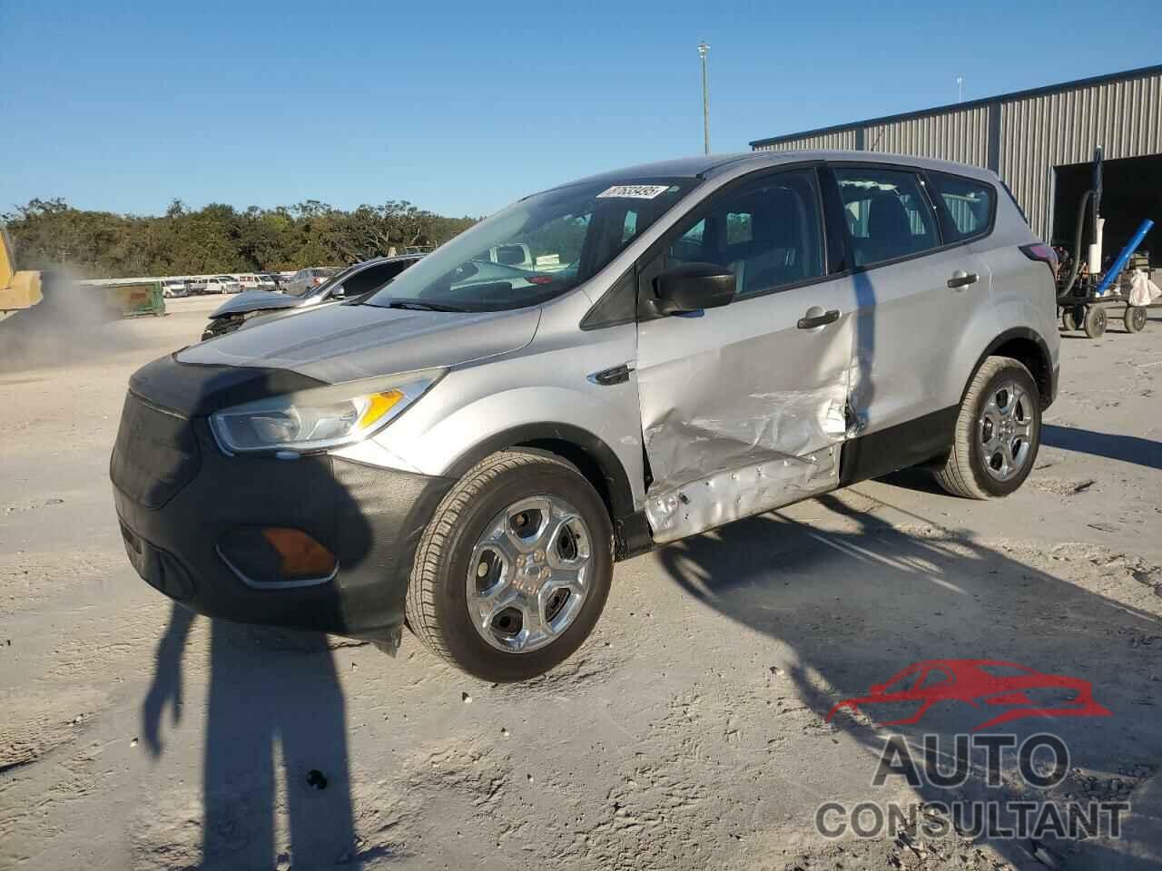 FORD ESCAPE 2017 - 1FMCU0F75HUA36403