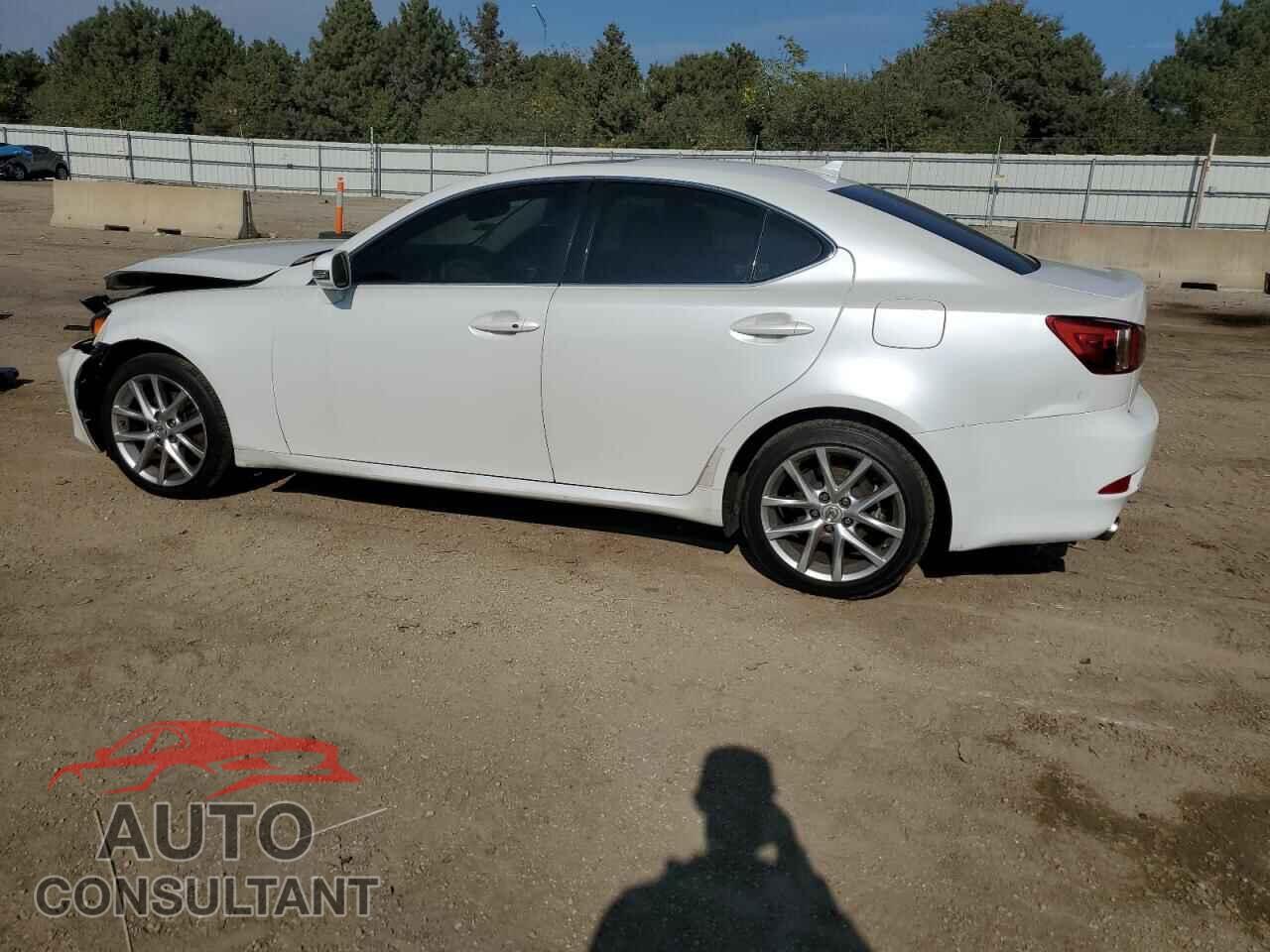 LEXUS IS 2011 - JTHCF5C29B5048588