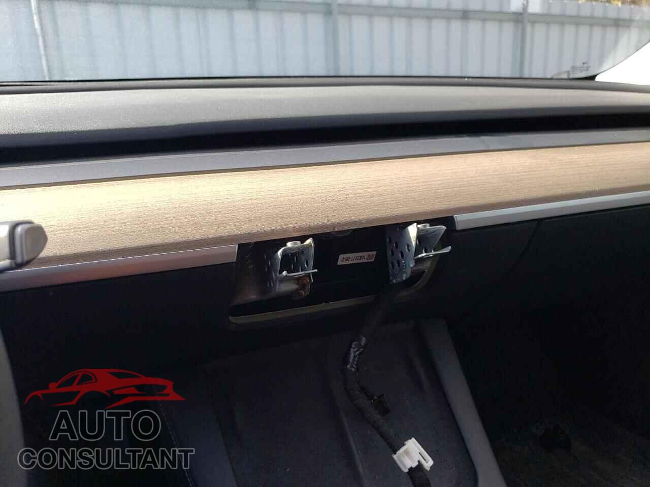 TESLA MODEL 3 2021 - 5YJ3E1EA7MF053338