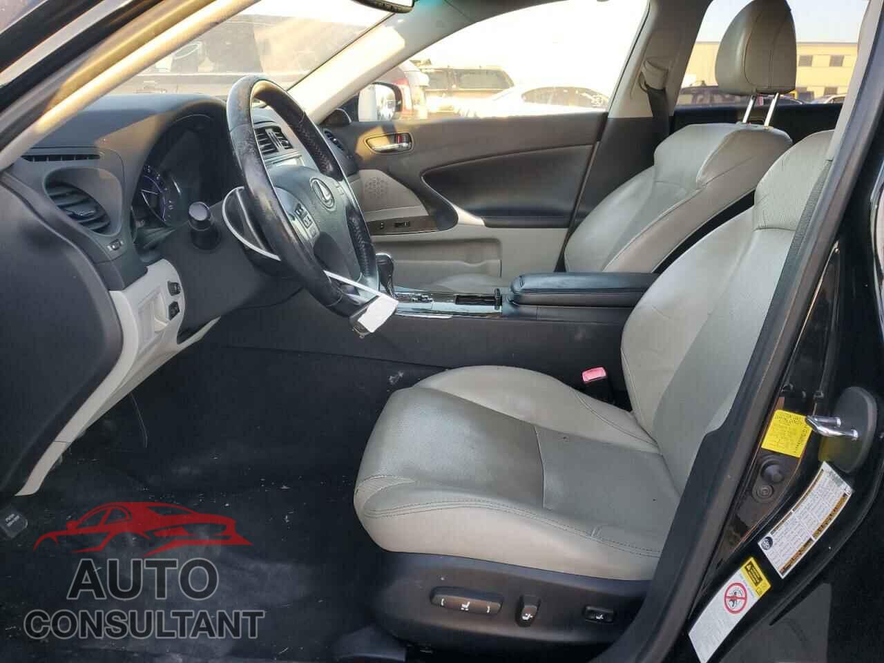 LEXUS IS 2011 - JTHBF5C20B5148333