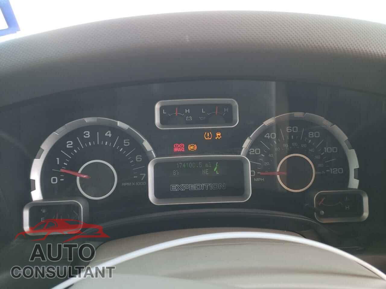 FORD EXPEDITION 2011 - 1FMJU1G56BEF47646