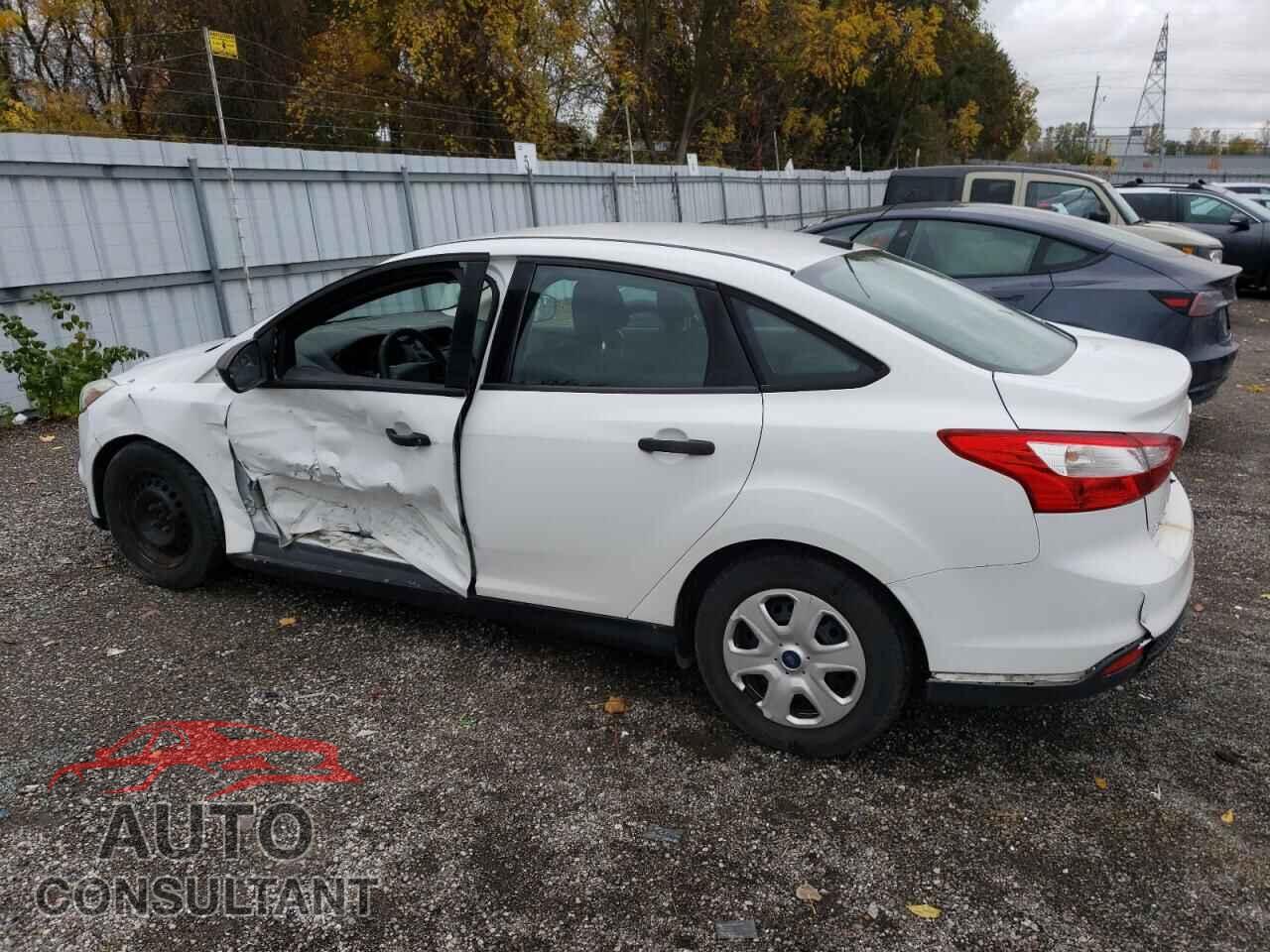 FORD FOCUS 2013 - 1FADP3E2XDL154539