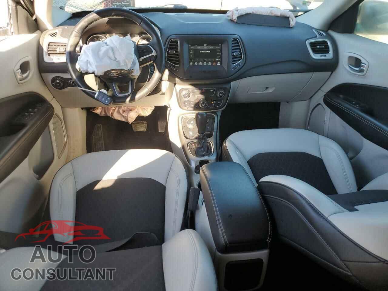 JEEP COMPASS 2019 - 3C4NJDBB3KT670494