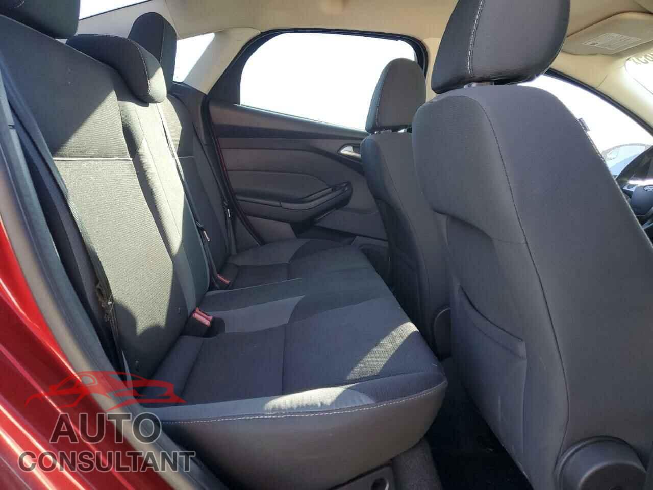 FORD FOCUS 2014 - 1FADP3F28EL229853