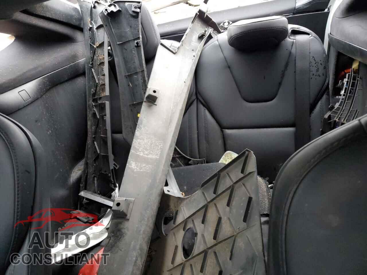 TESLA MODEL X 2018 - 5YJXCBE21JF141044