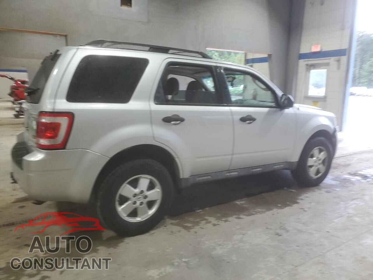 FORD ESCAPE 2011 - 1FMCU9DG2BKA50625