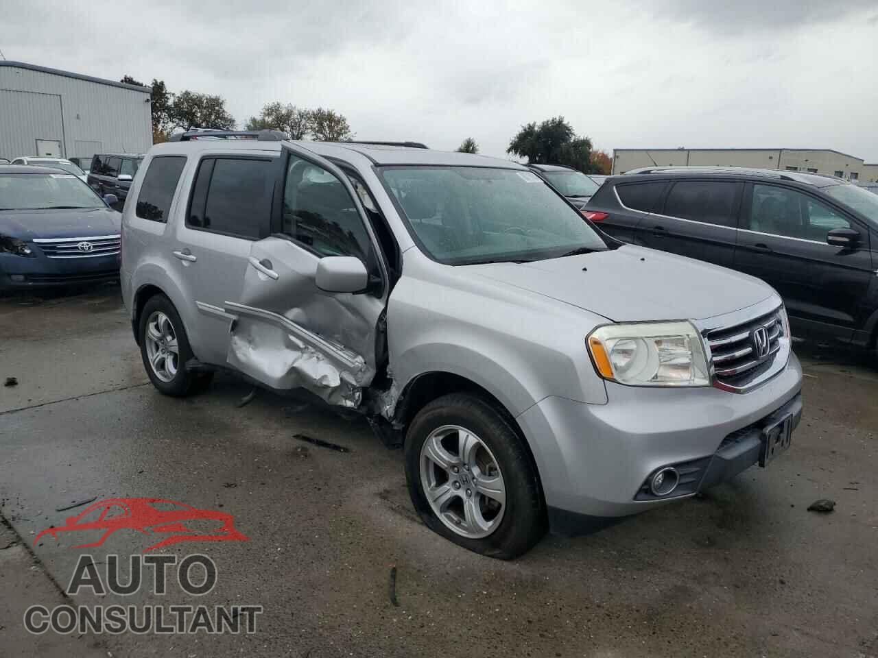 HONDA PILOT 2013 - 5FNYF3H50DB018301