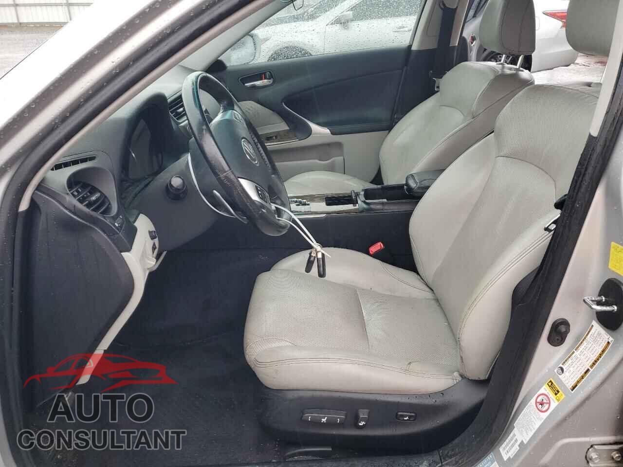 LEXUS IS 2011 - JTHBF5C24B5131941