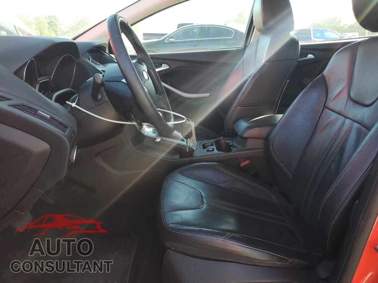 FORD FOCUS 2014 - 1FADP3F26EL433695