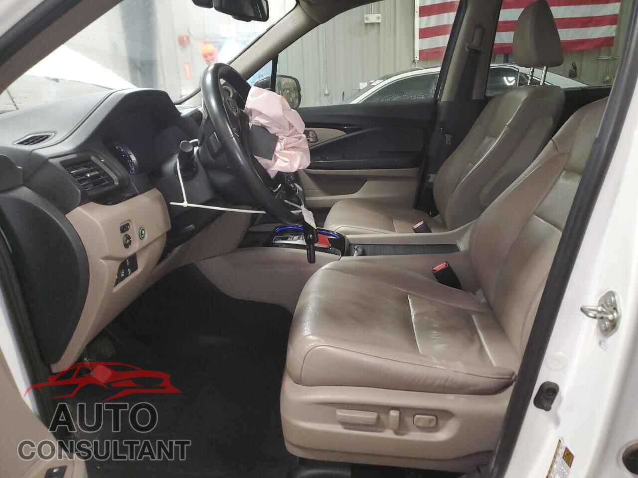 HONDA PILOT 2016 - 5FNYF6H04GB044894