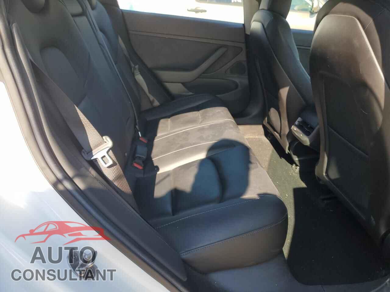 TESLA MODEL 3 2018 - 5YJ3E1EB5JF085404
