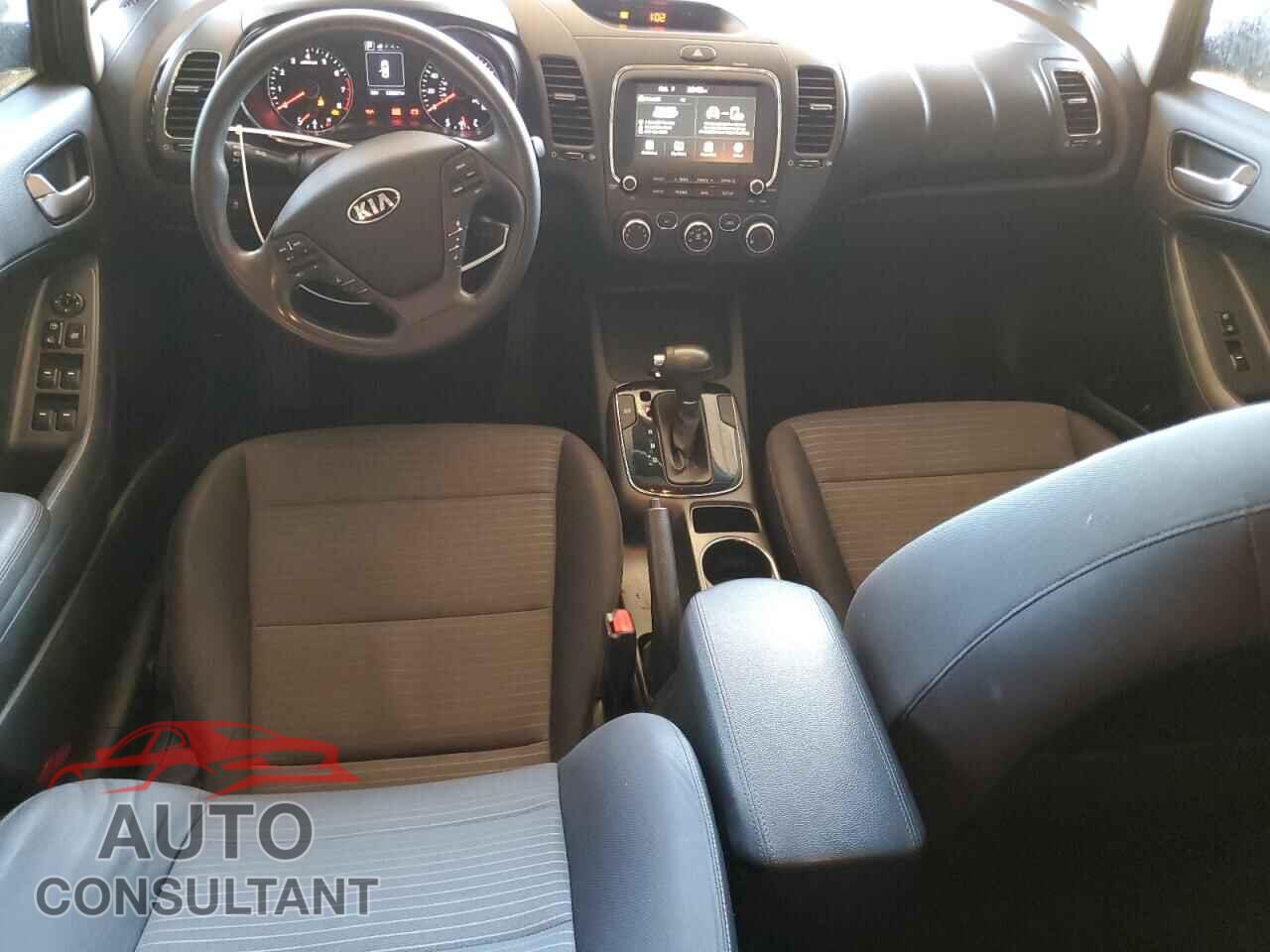 KIA FORTE 2018 - 3KPFL4A77JE195396