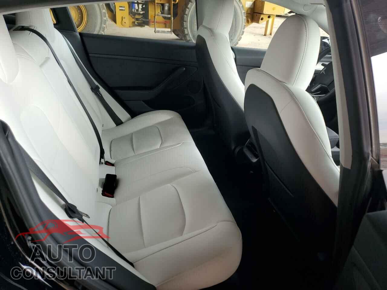 TESLA MODEL 3 2023 - 5YJ3E1EA8PF583855