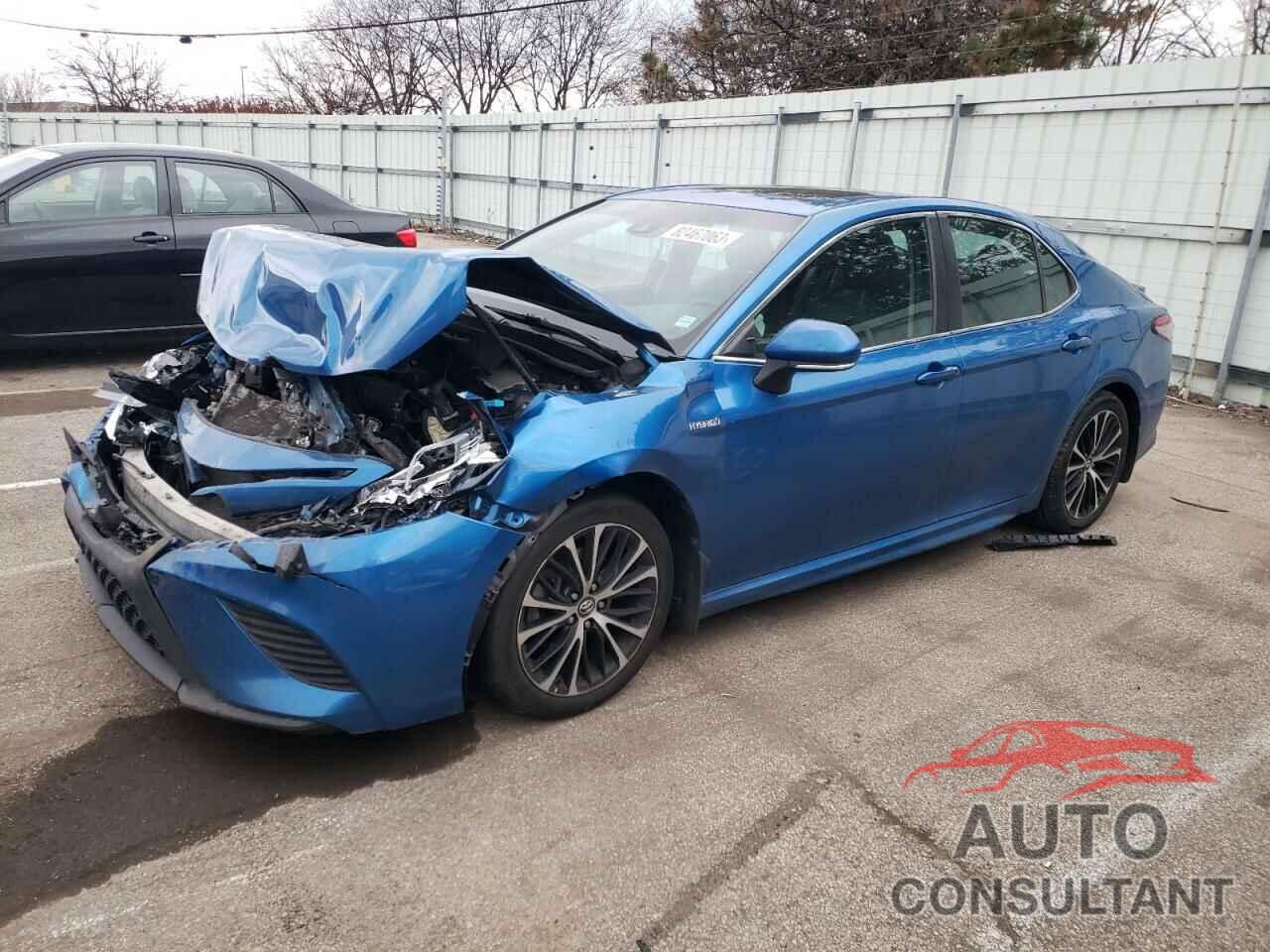 TOYOTA CAMRY 2018 - 4T1B21HK0JU008037