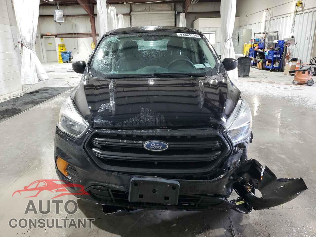 FORD ESCAPE 2017 - 1FMCU0F70HUB27580