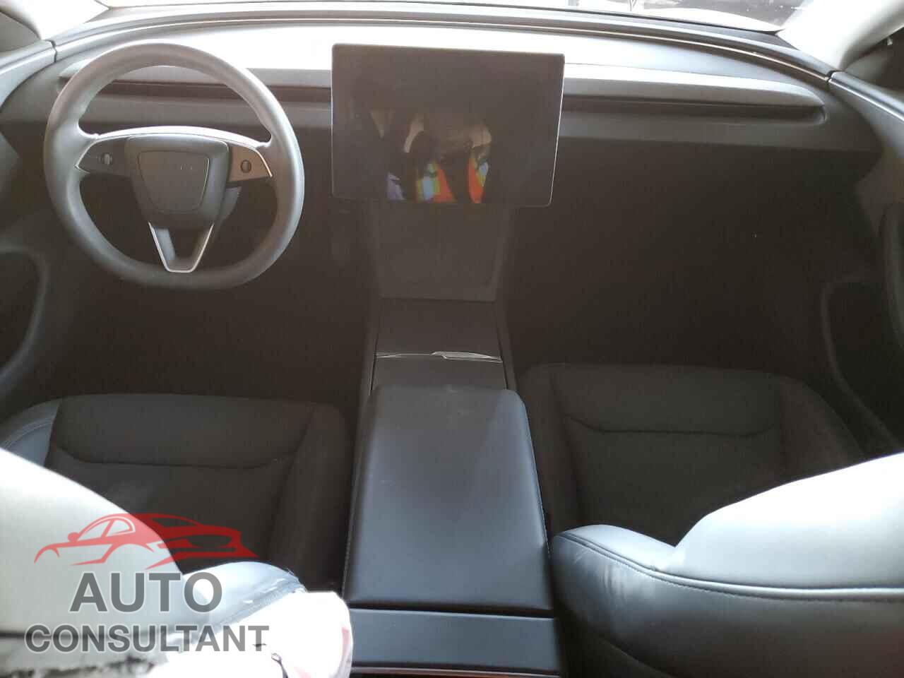 TESLA MODEL 3 2024 - 5YJ3E1EA9RF735645