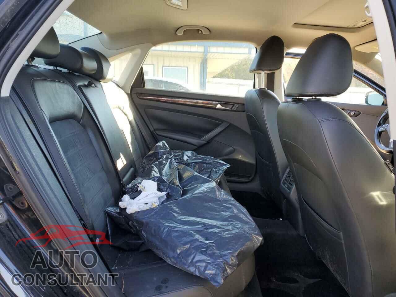 VOLKSWAGEN PASSAT 2014 - 1VWCS7A32EC022156