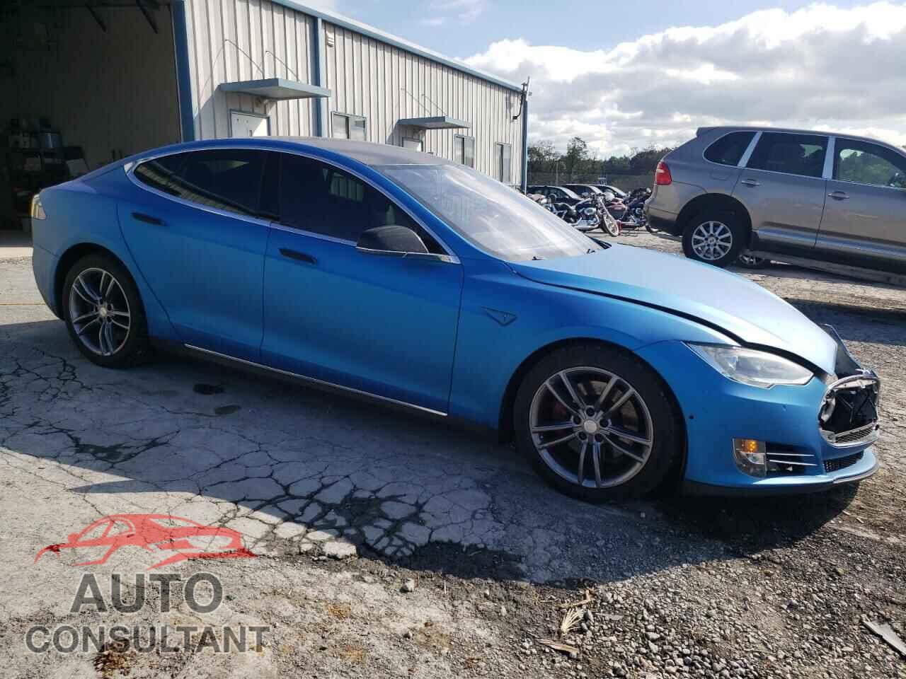 TESLA MODEL S 2015 - 5YJSA1E21FF118915