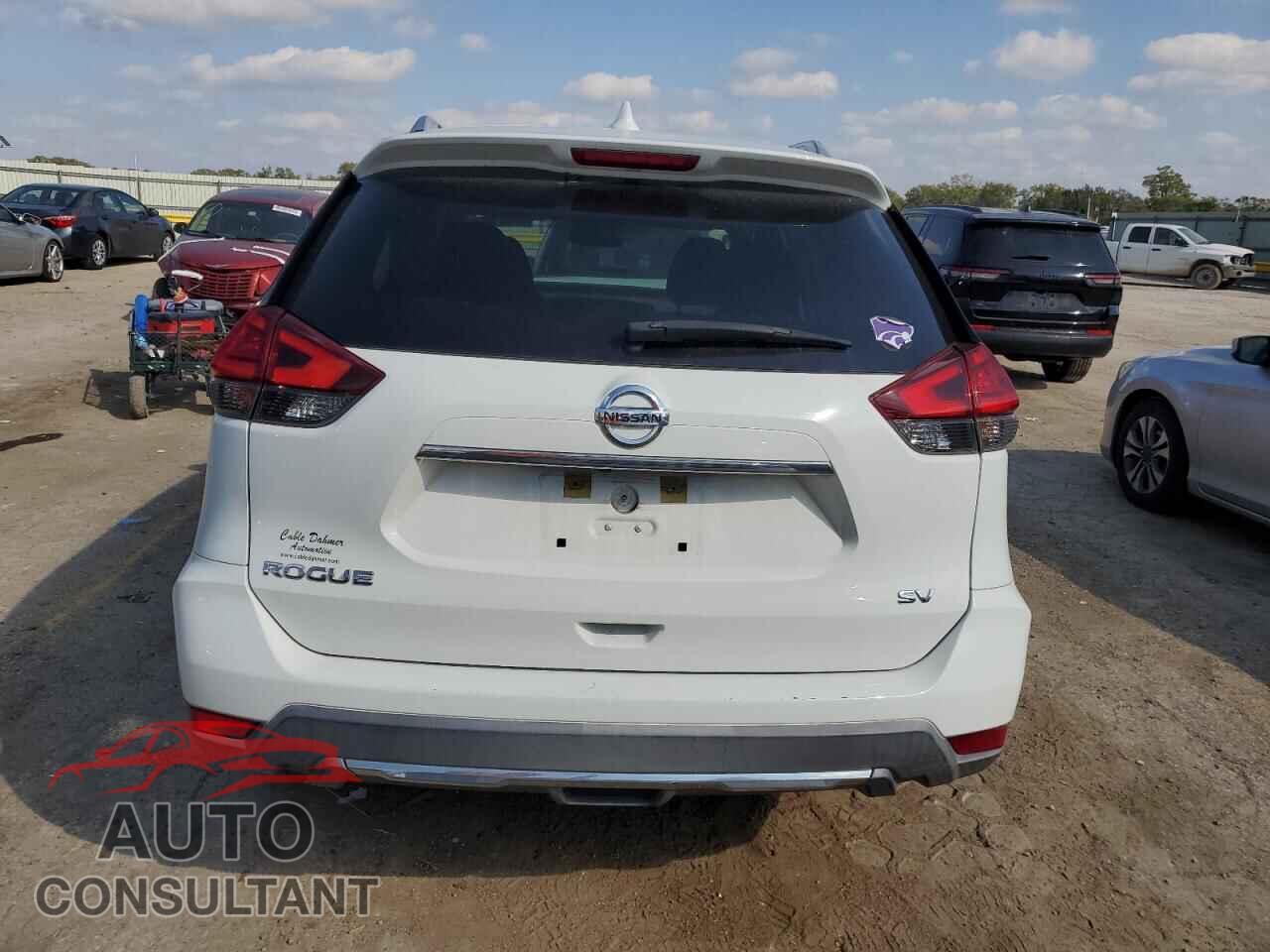 NISSAN ROGUE 2017 - KNMAT2MT2HP589969