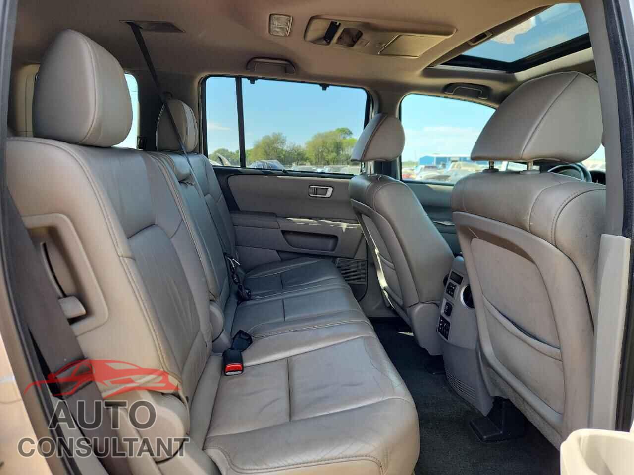 HONDA PILOT 2014 - 5FNYF3H9XEB012557