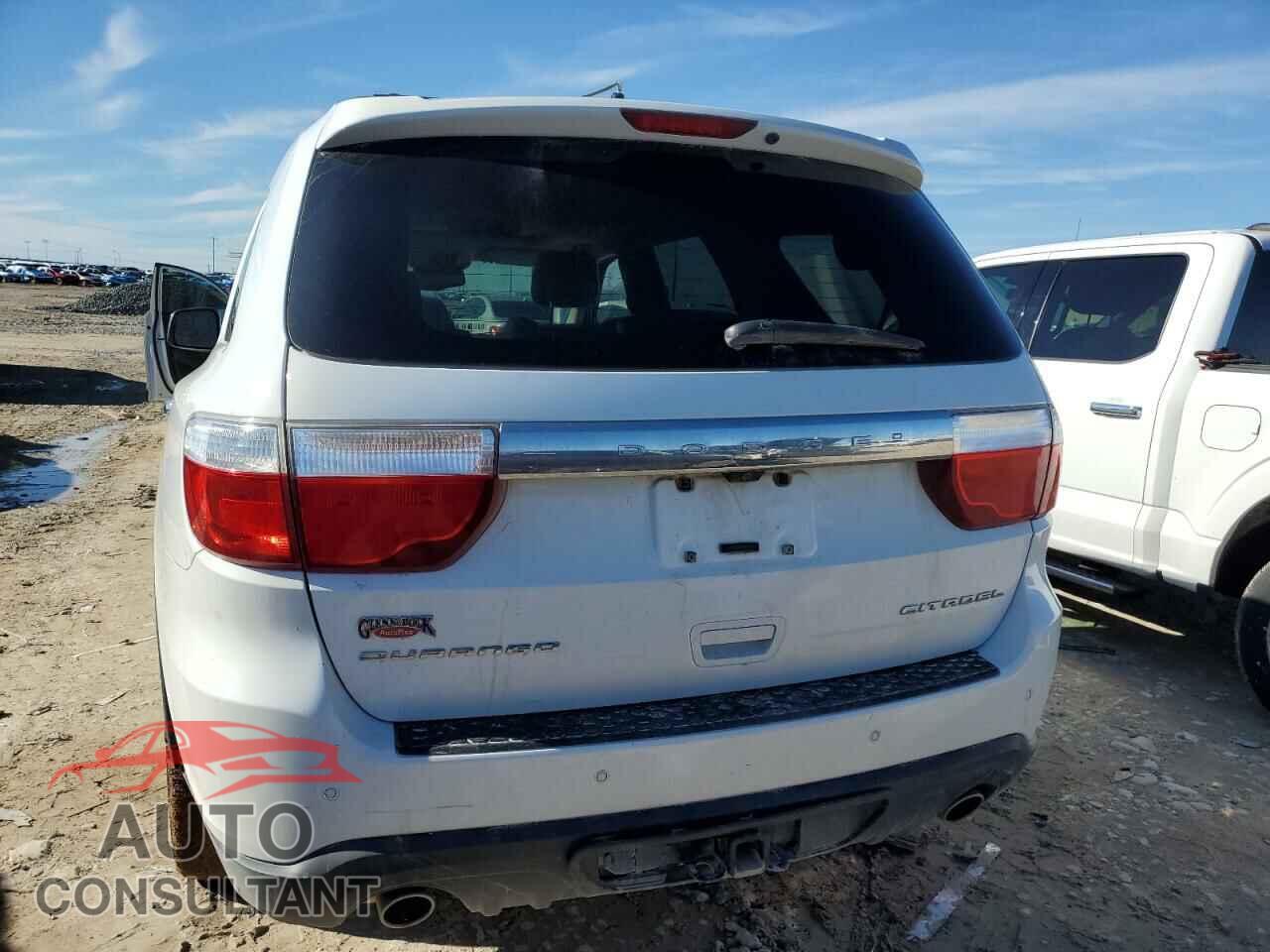 DODGE DURANGO 2013 - 1C4SDHET3DC680432
