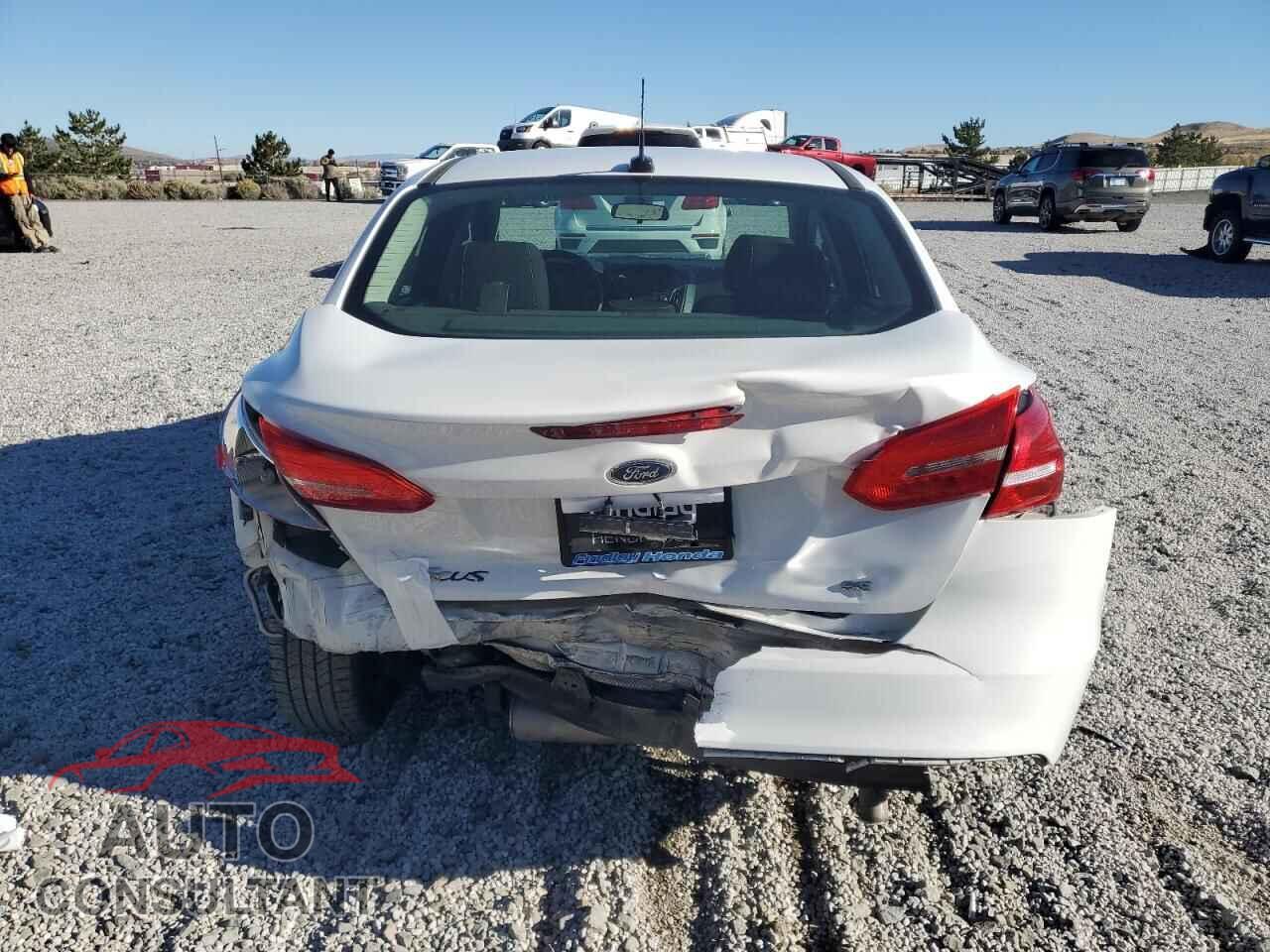 FORD FOCUS 2017 - 1FADP3F23HL300106