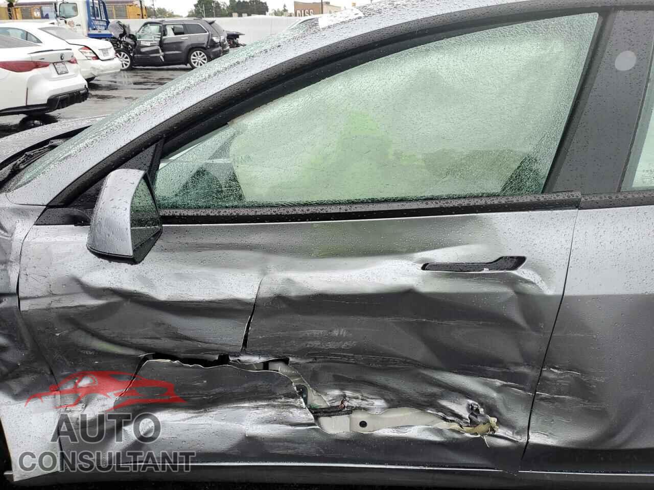 TESLA MODEL 3 2025 - 5YJ3E1EA4SF921390