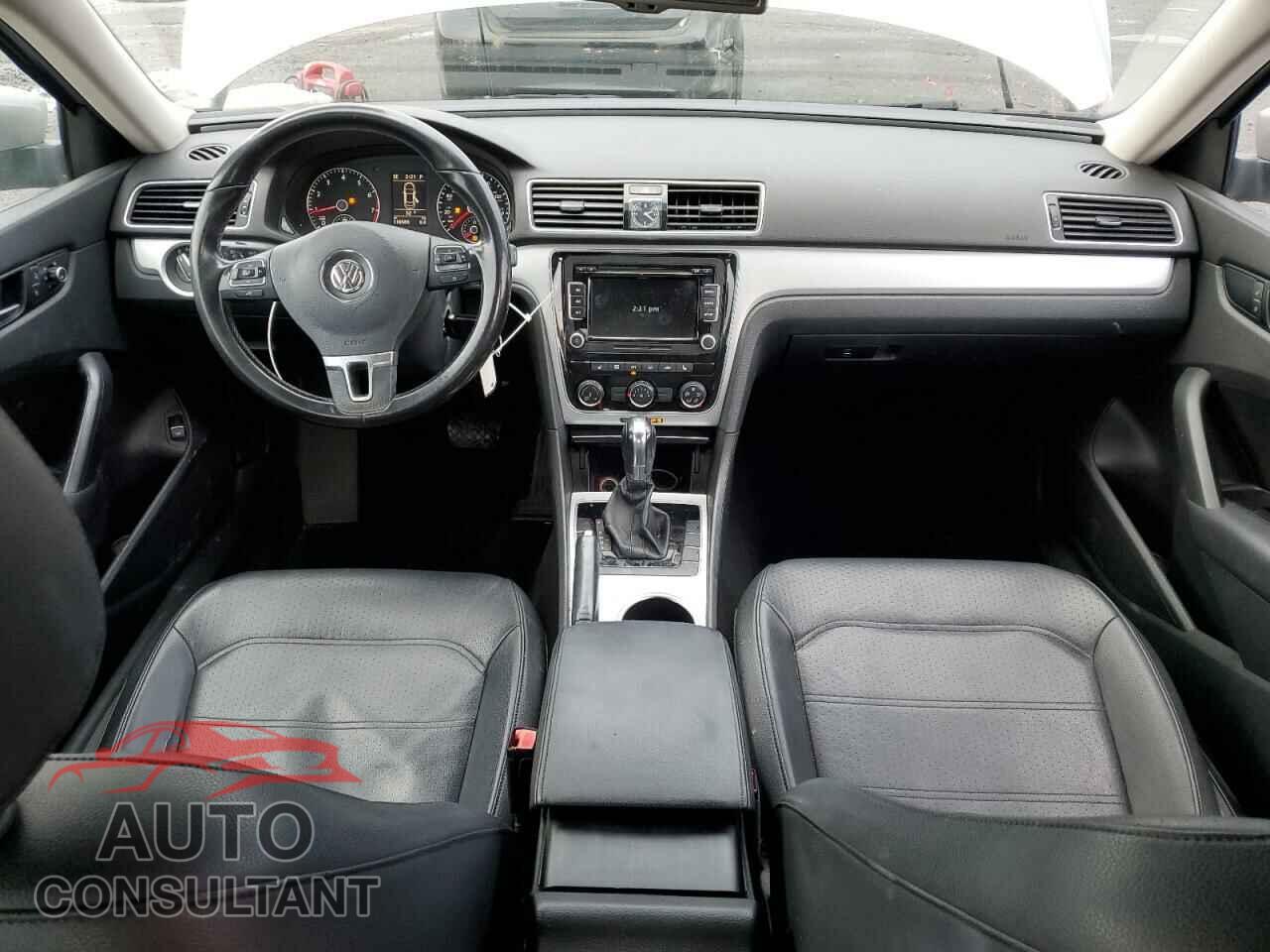 VOLKSWAGEN PASSAT 2013 - 1VWBP7A37DC024383