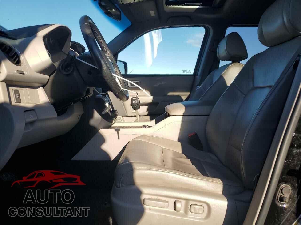 HONDA PILOT 2011 - 5FNYF4H74BB086363