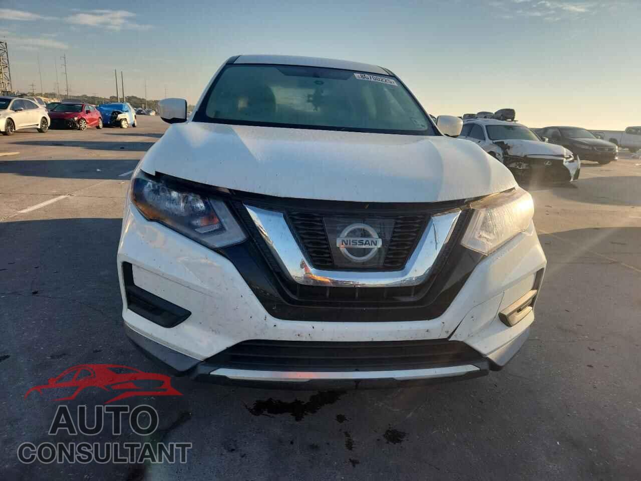 NISSAN ROGUE 2017 - KNMAT2MT6HP573144