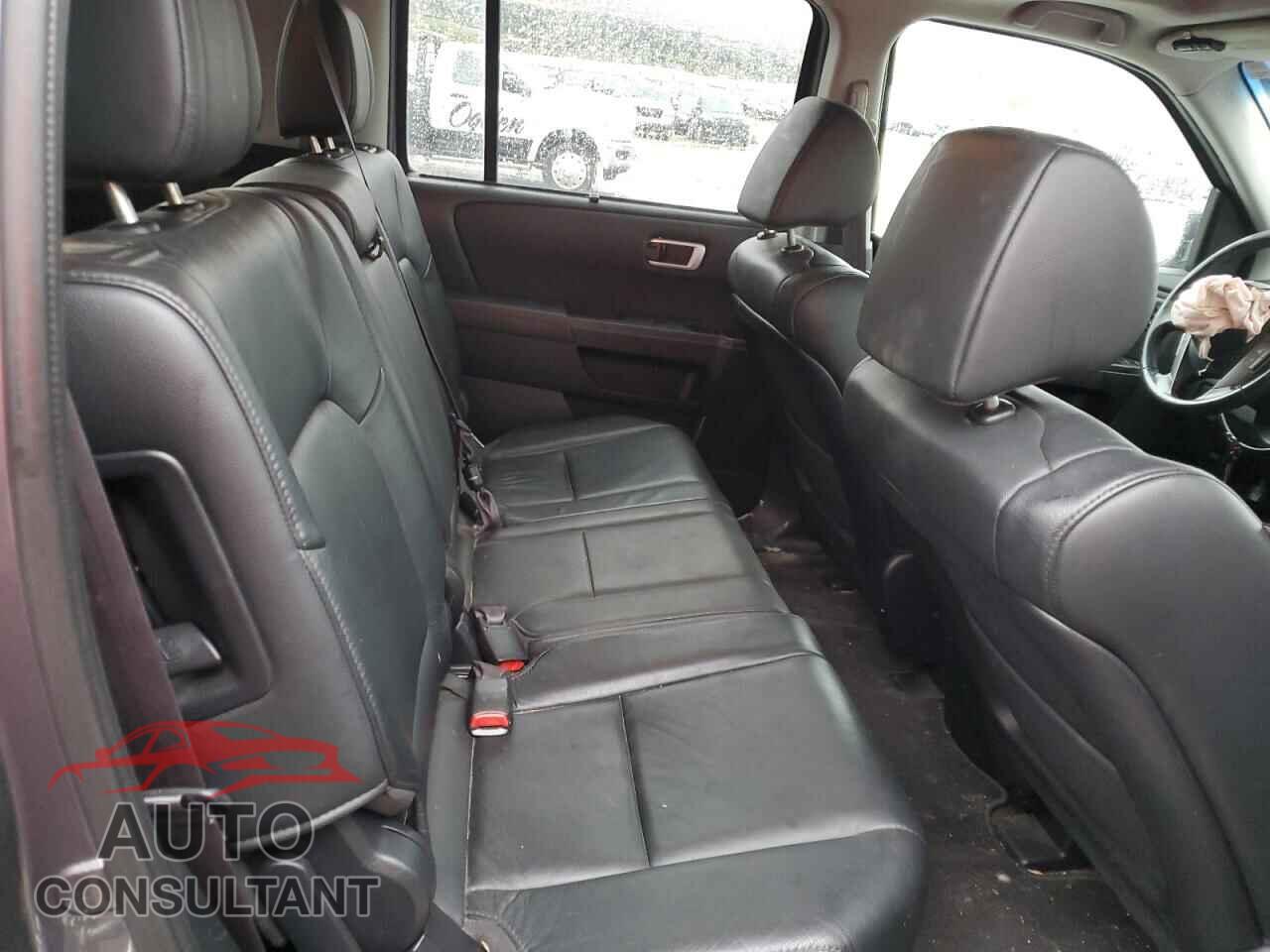 HONDA PILOT 2015 - 5FNYF4H93FB007143