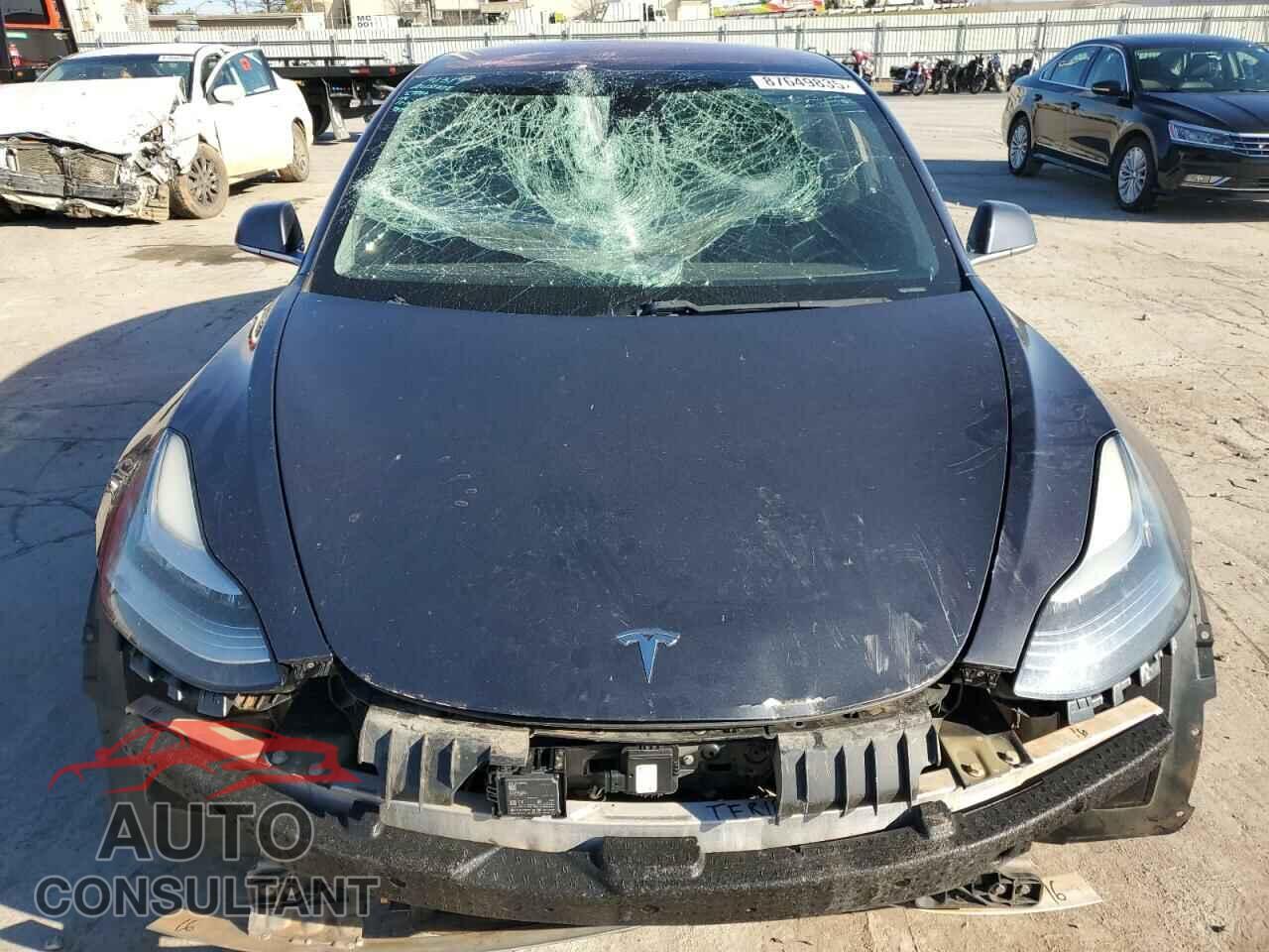 TESLA MODEL 3 2018 - 5YJ3E1EA5JF006823