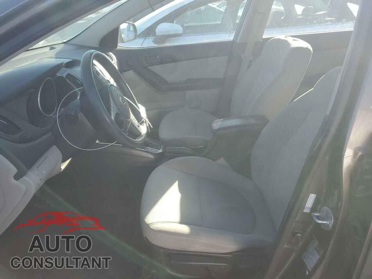 KIA FORTE 2011 - KNAFU4A20B5889374
