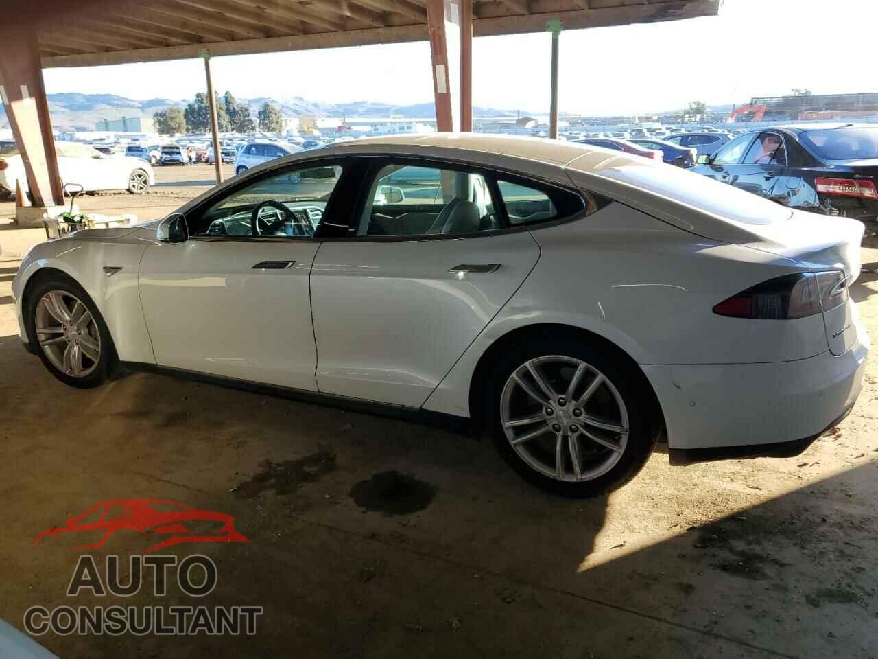TESLA MODEL S 2015 - 5YJSA1E29FF107922
