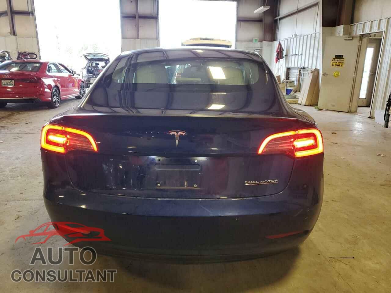 TESLA MODEL 3 2018 - 5YJ3E1EB9JF080657