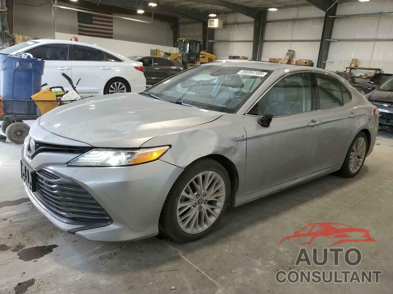 TOYOTA CAMRY 2018 - 4T1B21HK1JU501161