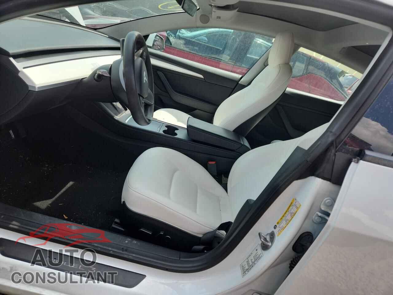 TESLA MODEL 3 2022 - 5YJ3E1EA0NF111095