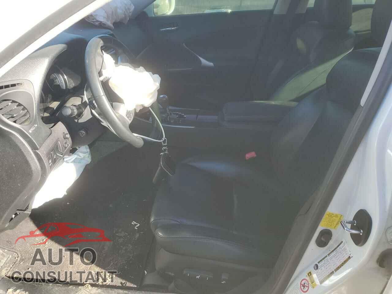 LEXUS IS 2011 - JTHBE5C22B5028245