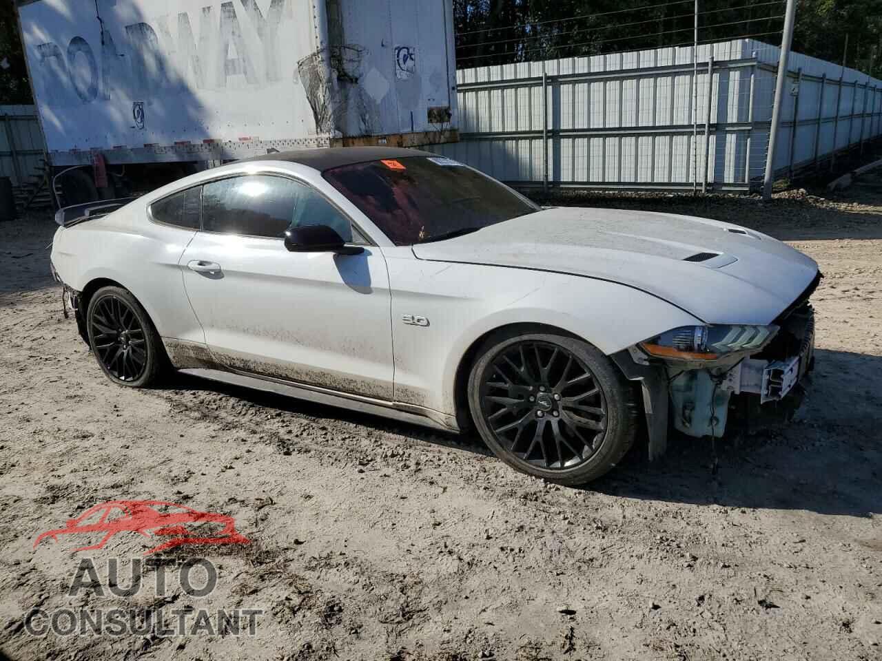 FORD MUSTANG 2020 - 1FA6P8CF3L5183671