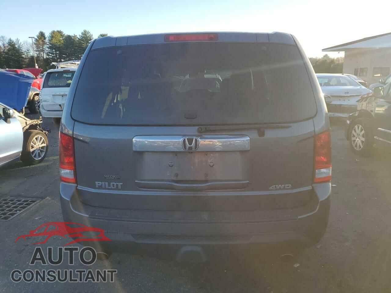 HONDA PILOT 2015 - 5FNYF4H59FB069711